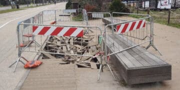 Cagliari, barriere architettoniche al Poetto: presentata interrogazione sul degrado delle passerelle in legno