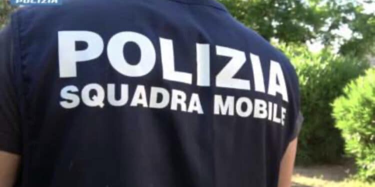 Cagliari, frode da 120 mila euro con carte carburante rubate ad una società del settore rifiuti: arrestato ex dipendente
