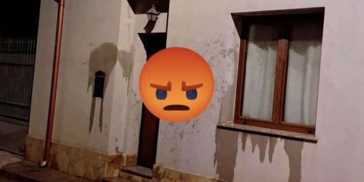 Villa San Pietro, ragazzini scalmanati lanciano palloncini d’acqua contro le abitazioni in piena notte: “Tenetevi i figli a casa”