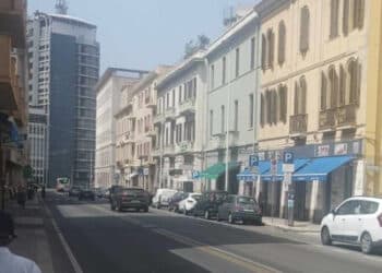 Cagliari, via XX settembre chiusa al traffico per una settimana per i lavori di rifacimento della pavimentazione