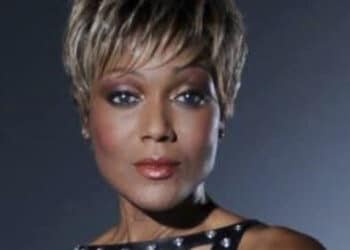 Cagliari inaugura il Teatro del Mare: Amii Stewart apre la stagione estiva
