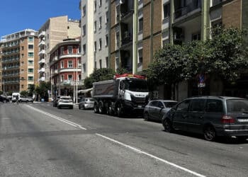 Cagliari, oltre al danno la beffa: divieti di sosta attivi ma zero operai