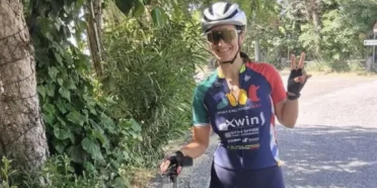 Gruppo di ciclisti investito da un’auto, morta una 41enne