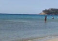 Quartu, si sente male mentre fa il bagno al Poetto: morto un 70enne