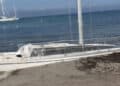Poetto, al via le attività di rimozione della barca a vela arenata alla prima fermata da oltre 3 mesi