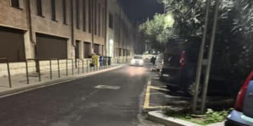 Cagliari, brutale rapina in via Mameli: in tre strappano l’orologio a un anziano