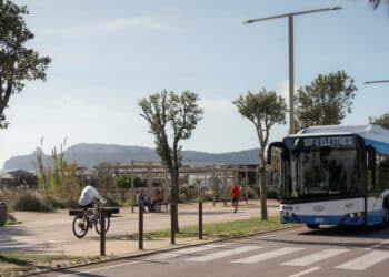 Cagliari, ecco tutte le linee estive del Ctm: di corsa verso il Poetto