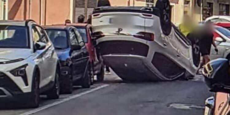 Quartu, incidente stradale in via Sicilia angolo via Cagliari: un’auto ribaltata