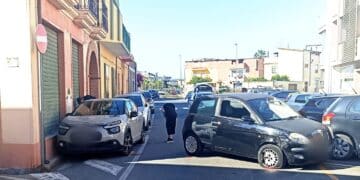 Monserrato, 70enne ubriaco alla guida perde il controllo del mezzo e finisce sui veicoli in sosta