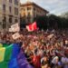 Sardegna Pride 2026, migliaia di persone a Cagliari per “La forza del disordine”: in mihliaia per le vie del capoluogo