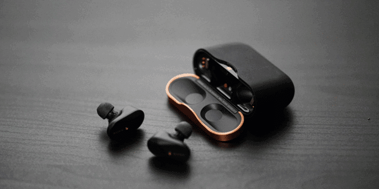 Ascoltare musica o podcast all’aperto senza la paura di rovinare dispositivi costosi