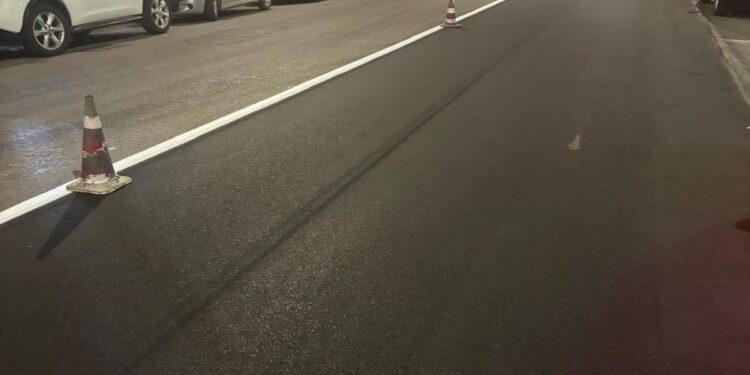 Cagliari, via San Benedetto cambia volto: addio buche e dislivelli, arriva finalmente il nuovo asfalto