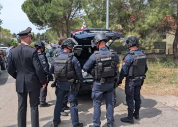 Monastir, fa irruzione in tabaccheria armato e col volto coperto: messo in fuga si barrica in casa