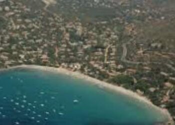 “Club nautico a Torre delle Stelle , ecco la verità sui 50 posti barca: i parcheggi non c’entrano nulla”