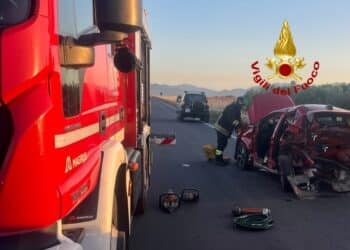 Tragico incidente stradale ad Assemini: muore un 44enne, una madre con il figlio di 10 anni in codice rosso