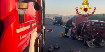 Tragico incidente stradale ad Assemini: muore un 44enne, una madre con il figlio di 10 anni in codice rosso