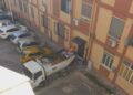 Cagliari, “Operatore ecologico usa la strada come bagno pubblico a Is Mirrionis, inaccettabile”
