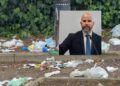 Cagliari, marciapiedi invasi dai rifiuti: “Zedda parla di sostenibilità con le piste ciclabili e non pulisce la città”
