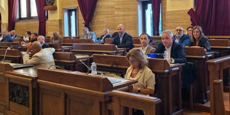 “Dal libro dei sogni al libro degli incubi”: il centrodestra vota contro il piano delle opere pubbliche a Cagliari