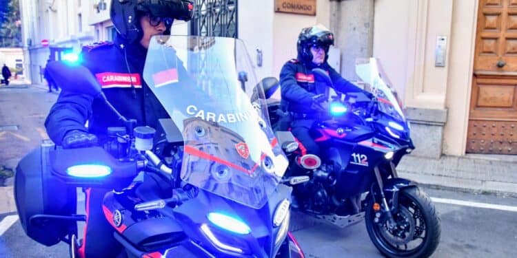 Elmas, ruba le chiavi alla domestica e entra in casa: arrestato in diretta grazie alla telecamera