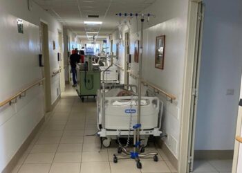 Dall’Oncologico Businco al San Francesco la sanità in Sardegna è un dramma: condizionatori rotti, poco personale e pazienti nei corridoi