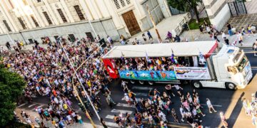 In 30mila al Sardegna Pride, Cagliari si colora di diritti: “La diversità affascina, aggiunge e non toglie nulla”