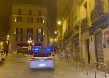Colpo dei Falchi a Cagliari: arrestato il big delle spaccate a pasticcerie e pizzerie: si nascondeva dietro a una tenda