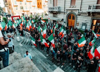 Migliaia in corteo a Roma: “La remigrazione diventi legge dello Stato”