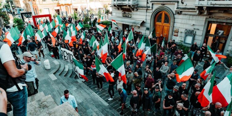 Migliaia in corteo a Roma: “La remigrazione diventi legge dello Stato”