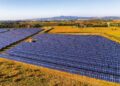 Teulada, una maxi-distesa di pannelli fotovoltaici all’ingresso del paese: il Comune si oppone