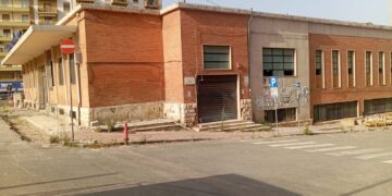 Cagliari, Mercato di San Benedetto: “Demolite le storiche pietre bianche, così si cancella la memoria della città”