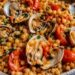 La cultura nel piatto, Fregula cun cocciulas o Fregola sarda con arselle: il Mediterraneo in una manciata di grani