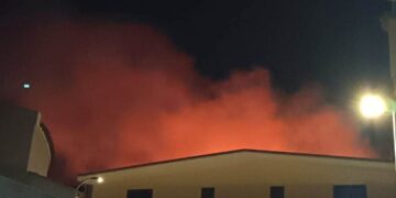 Ancora fiamme a Maracalagonis: “La nostra comunità non si farà intimidire”