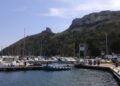 Cagliari, commerciante picchiata e quasi derubata per un rimprovero a Marina Piccola: 15 giorni di prognosi