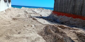 Flumini di Quartu, accesso alla spiaggia problematico dopo il ciclone Harry: “Il Comune faccia qualcosa”