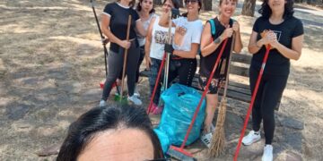 Burcei, sacchi e scope in mano per ripulire il paese: successo per la seconda giornata ecologica