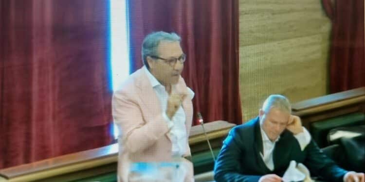 Tari, Farris all’attacco: “Costi troppo alti per i cagliaritani”. E presenta un emendamento per tutelare gli studenti universitari fuori sede