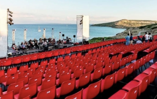Corista cade durante le prove, sequestrato il palco dell’Anfiteatro di Tharros