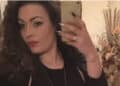 Uccisa a coltellate dall’ex marito che confessa ai passanti: “L’ho uccisa”
