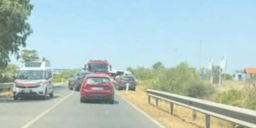 San Giovanni Suergiu, scontro fra due auto lungo la 126: sul posto ambulanze e vigili del fuoco