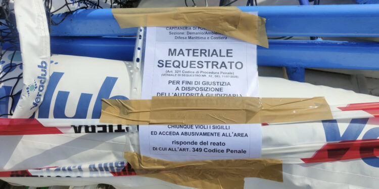 Costa Rei, titolare di un resort occupa abusivamente 800 metri di spiaggia: denunciato