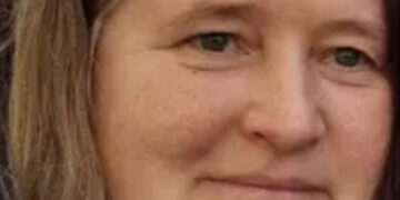 Uccisa dall’ex marito a martellate al culmine di una lite: lui chiama i carabinieri confessando il delitto