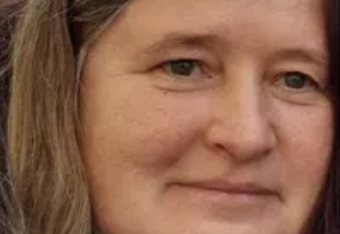 Uccisa dall’ex marito a martellate al culmine di una lite: lui chiama i carabinieri confessando il delitto