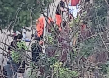 Cagliari, uomo in stato di alterazione psichica dà in escandescenza in Piazza San Michele: intervengono carabinieri e ambulanza