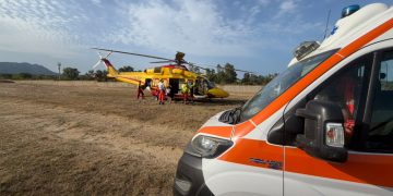 Bimbo di un anno rischia di annegare a Cala Ginepro: salvato per miracolo dagli operatori di Baronia Soccorso (VIDEO)