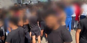 Migliaia di migranti marocchini a Ceuta, il presidente Vivas chiede la chiusura delle frontiere