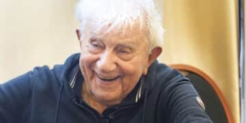 Addio a Don Antonio Mazzi, il sacerdote amato dalla tv sempre accanto ai più deboli