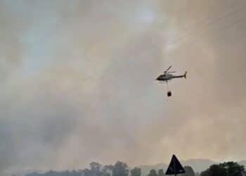 A Serramanna ancora incendi nelle campagne del paese, a Pranu due elicotteri in volo