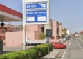 Decimomannu, auto data alle fiamme davanti al distributore di benzina