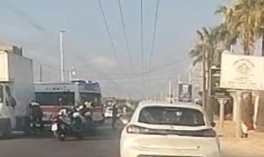 Viale Marconi, crash fra 3 auto e traffico paralizzato: feriti in ospedale